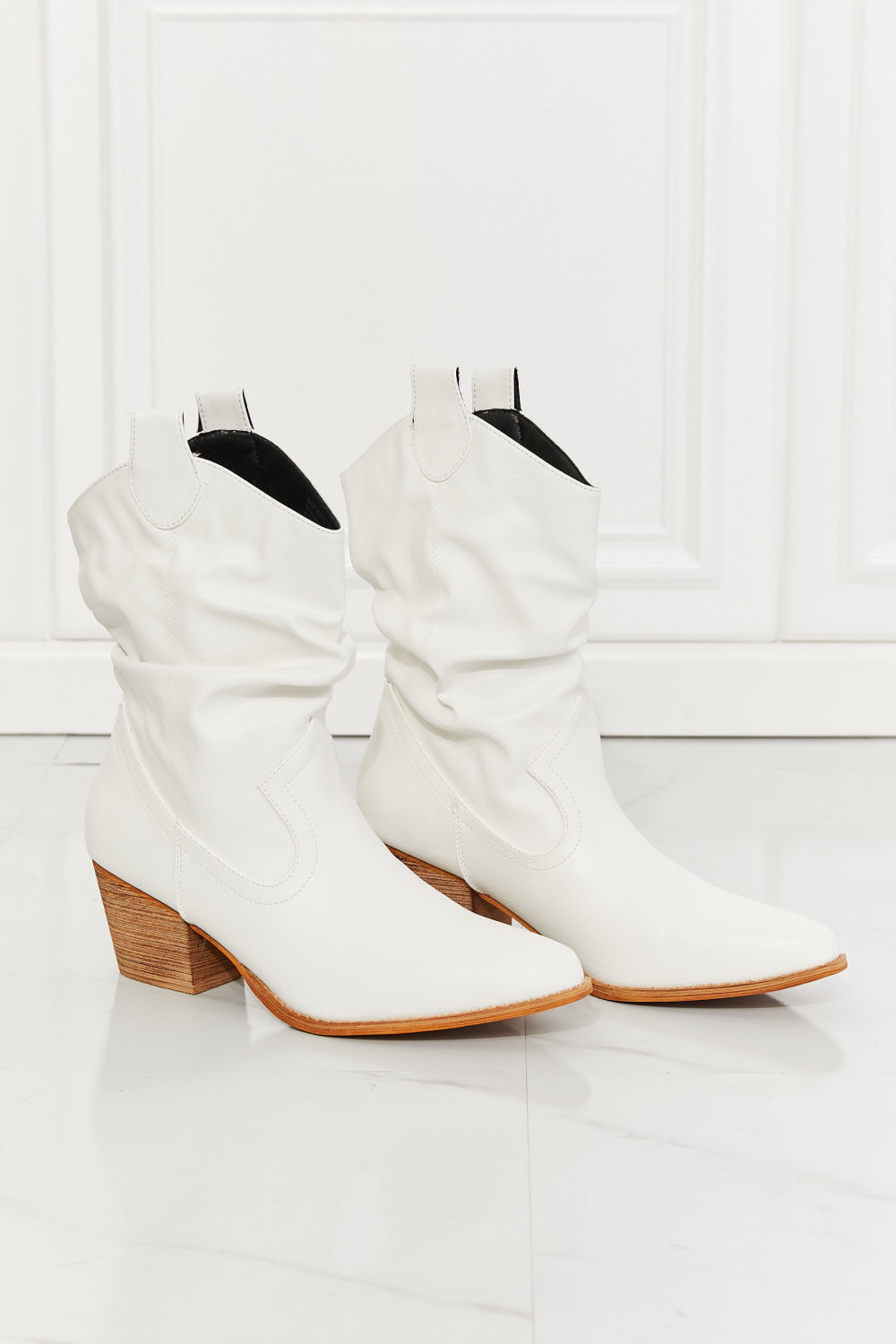 MMShoes | Better in Texas Scrunch Cowboy Boots in White